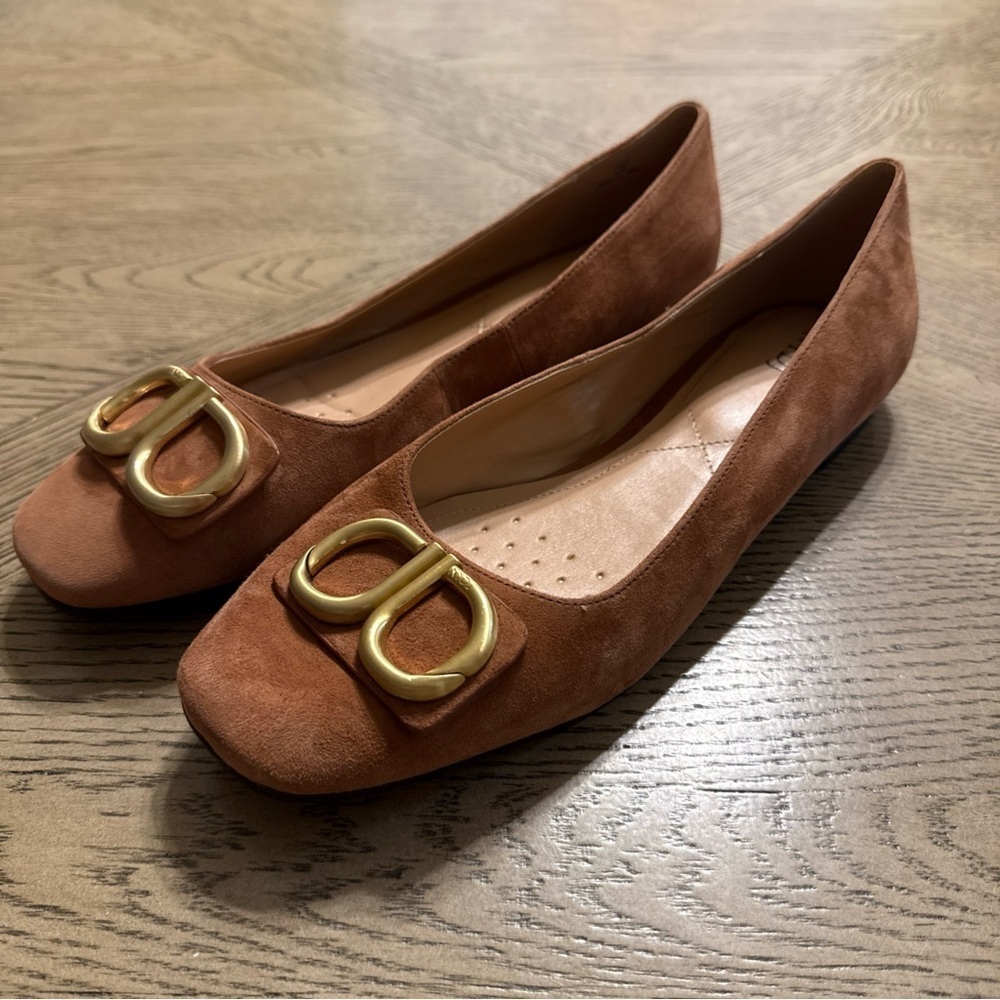 NYDJ Women's Flaiza02 Suede Ballet Flat Color  Cognac New  Size 8.5